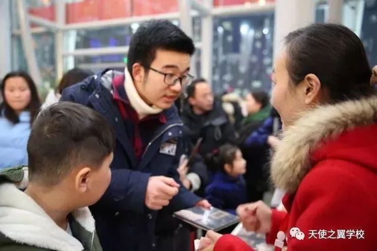 【报道】宿州市首届国际钢琴大师音乐会暨凯发k8国际艺术家宋思衡多媒体音乐会圆满成功。诤悠担